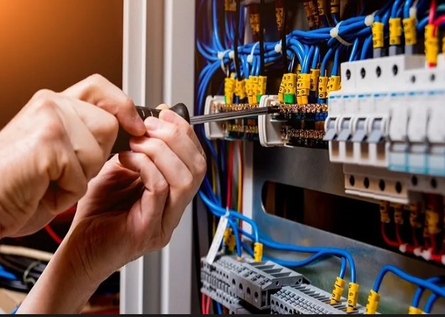 Professional Electrician Providing Emergency Electrical Repair In Kenner, LA. Thumbnail