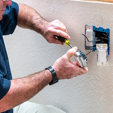 Small-Job-Marrero-Electrician-Providing-Superior-Emergency-Electrical-Repairs-to-Homeowners-in-the-Crestwood-Neighborhood 1